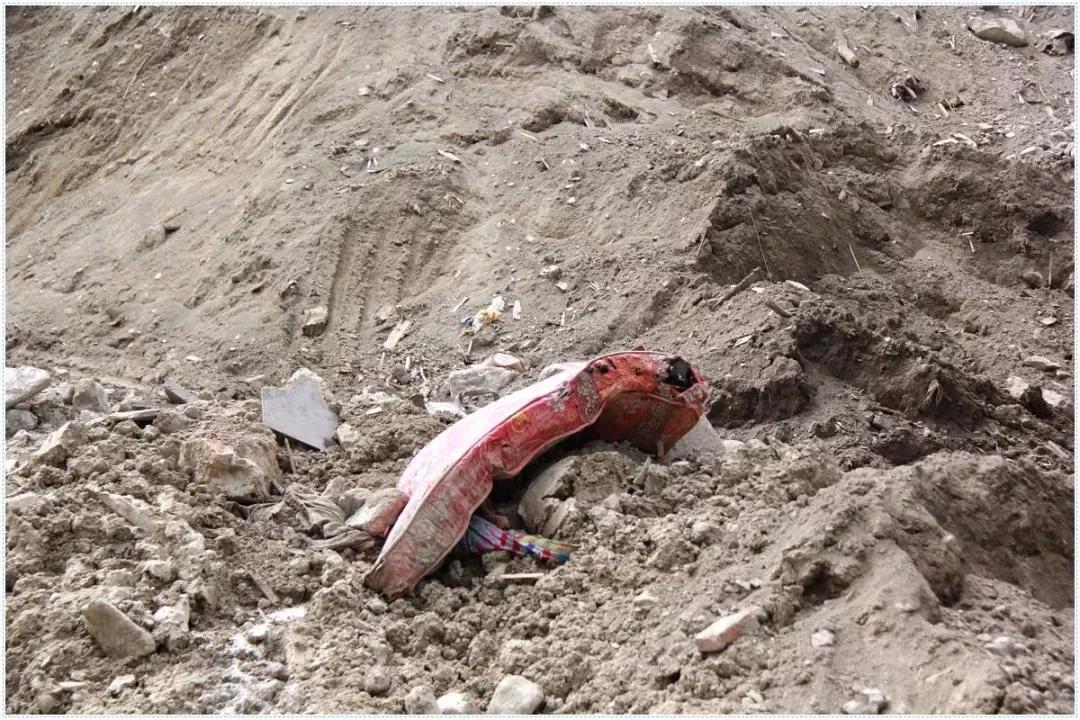 暴雨吊桥救人,暴雨救援桥