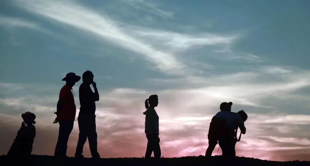 这是一份“大漠戈壁徒步指南——装备篇”，请您签收！