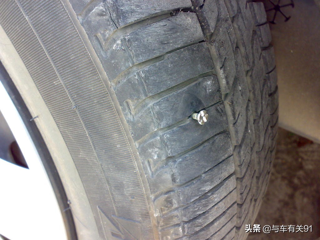 轮胎多少公里换一次最合适,正常情况下轮胎使用多少公里要换