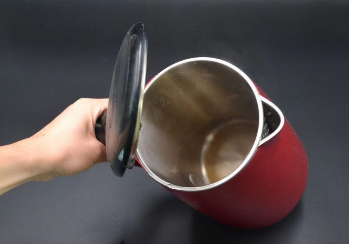 电热水壶烧水对身体有什么影响,长期喝电水壶烧水对身体有害吗