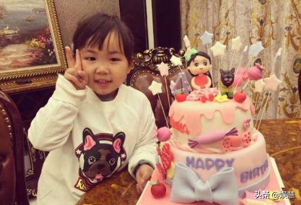 马蓉王宝强罕见同框,王宝强晒父子合照为儿子庆生