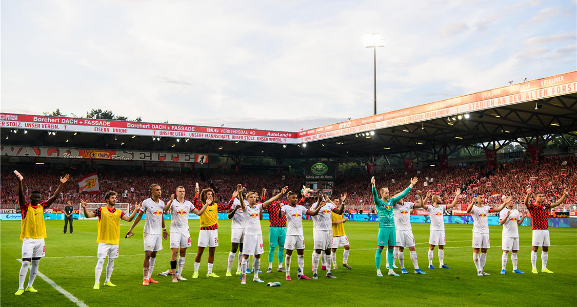 足球大师克罗斯的资料,德国足球名将克罗斯