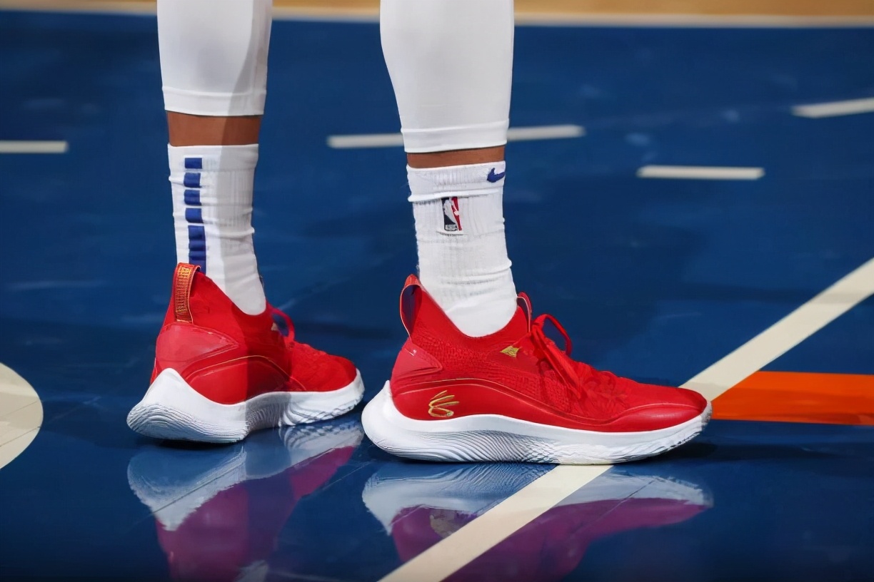 莫兰特上脚kobe4橙色,莫兰特上脚过的kobe球鞋