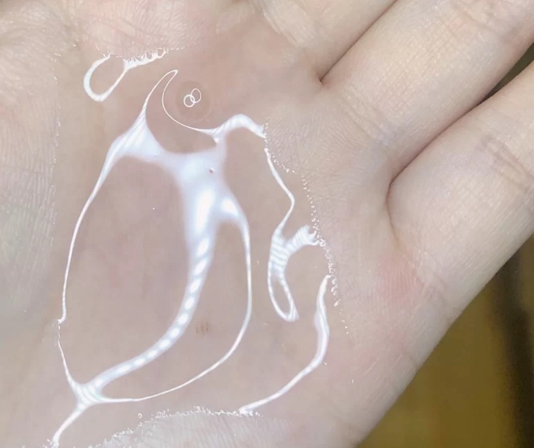 出汗头发油适合什么洗发水,洗发液香水型控油