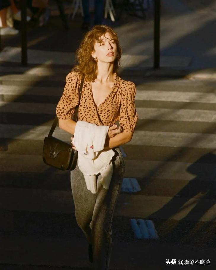 泡泡袖怎么穿最好看,2022年还流行泡泡袖吗