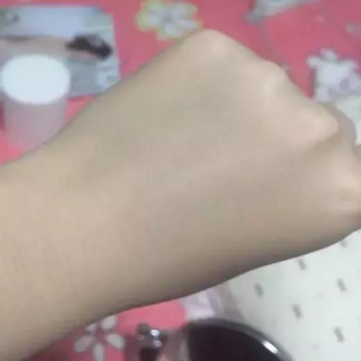 一键磨皮拯救无数卡粉的粉底液,磨皮滤镜粉底液