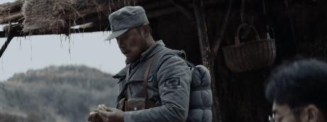 全程高能，开播17分钟不敢走神1秒，这部B级片把他拍活了