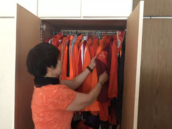 董大姐的一生视频,中国女足董大姐