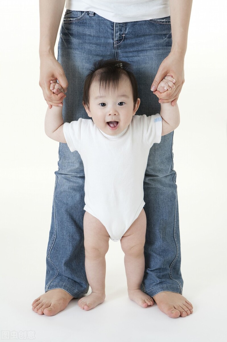 婴儿腿为什么是弯的啊,宝宝腿有点弯像罗圈腿