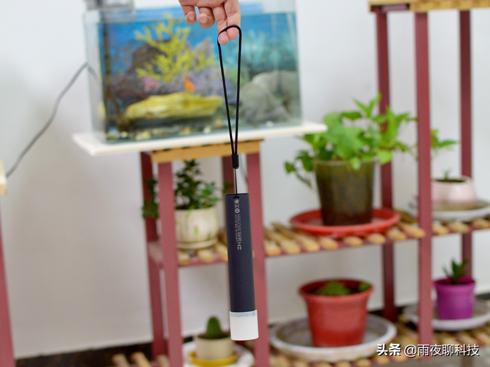 小米生态链强光手电筒,小米超亮手电筒