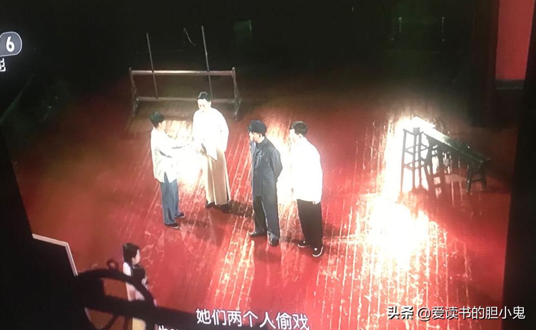 《笑里藏刀》：刀与鞘之间的戏中戏