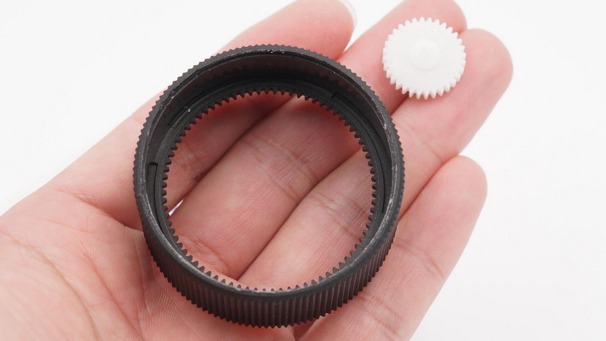 电钻拧三合一螺丝,微型手持小电钻拆解