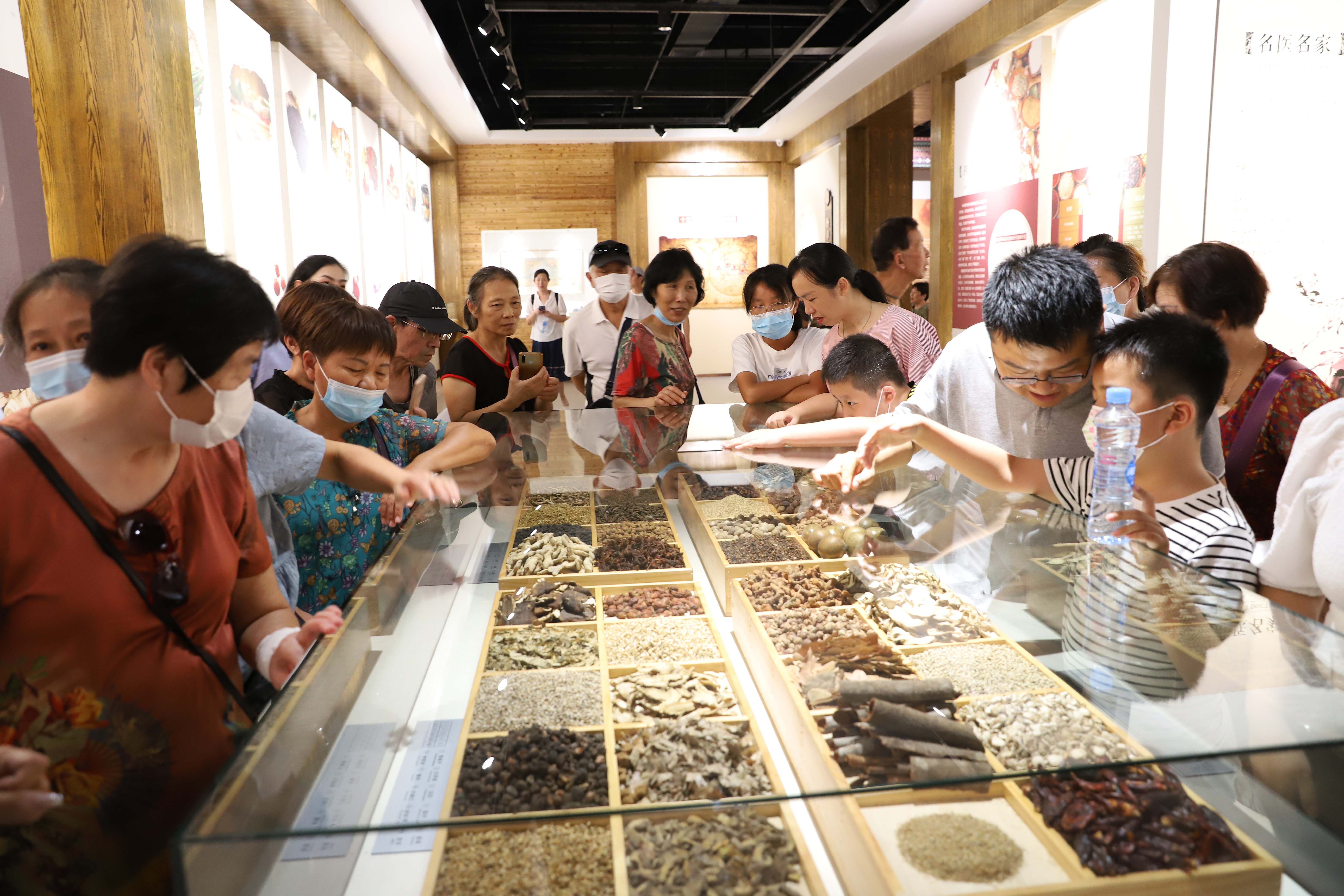 煌上煌酱卤文化,煌上煌卤味视频