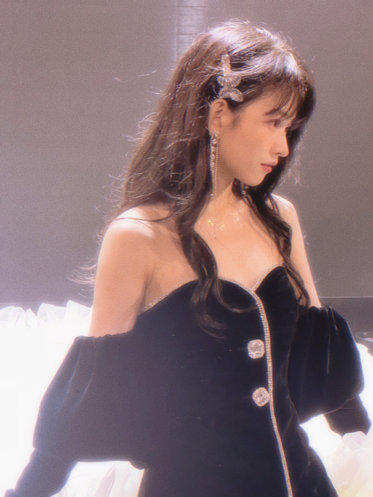 曝光女孩已达39位，团队中有两人专门负责“拉皮条”