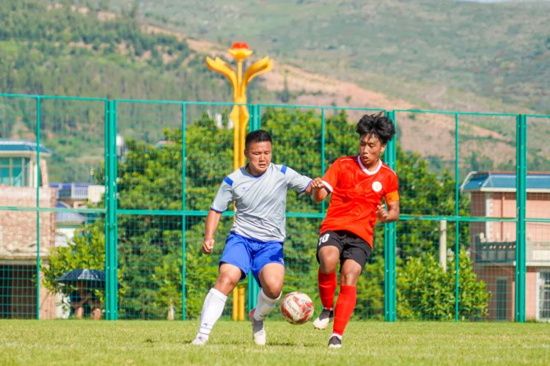 逆境中奋力前行,逆境中坚持不懈的人