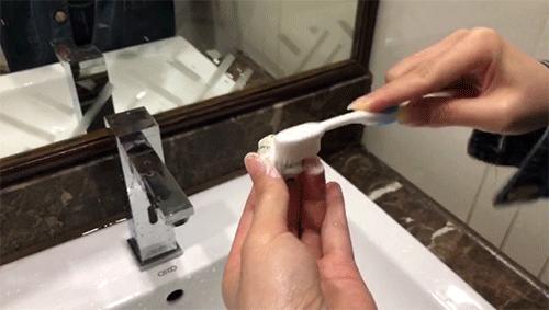 一口黄牙能洗白吗,一口黄牙毁了一张脸