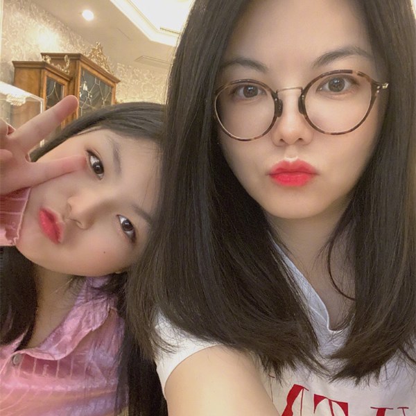 李湘女儿顶嘴,李湘晒女儿王诗龄变化好大