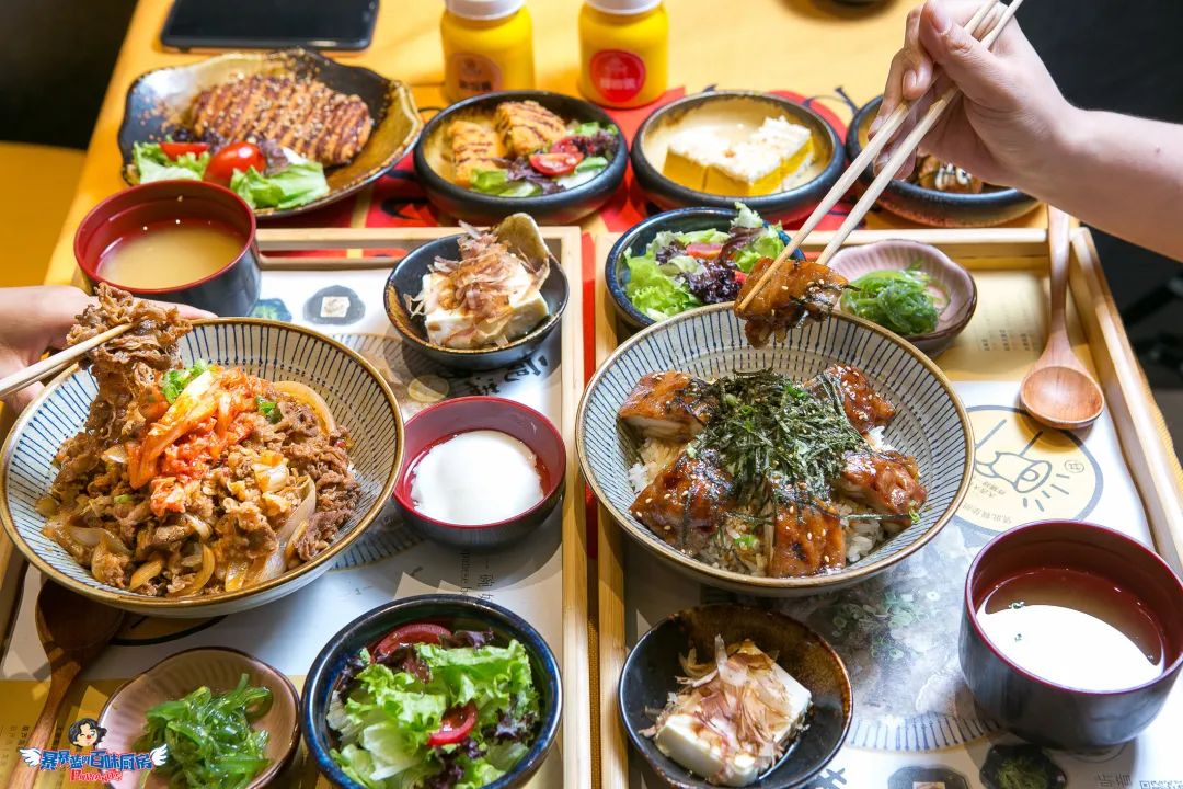 这家网黄店又有新瓜啦！迁址？出新？送猪排？实锤了