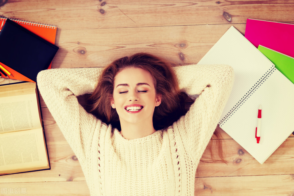 引人入胜的书的故事,讲个简短动人的小故事