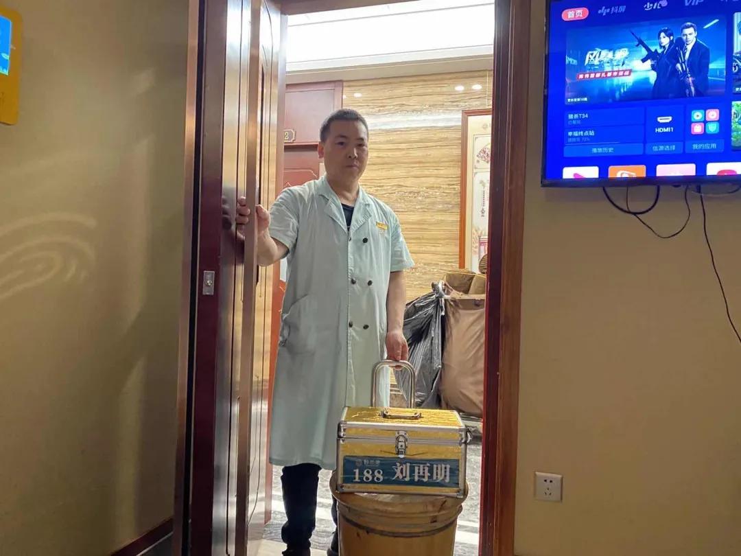 去长沙必去茶颜悦色,来长沙打卡茶颜悦色的朋友圈文案