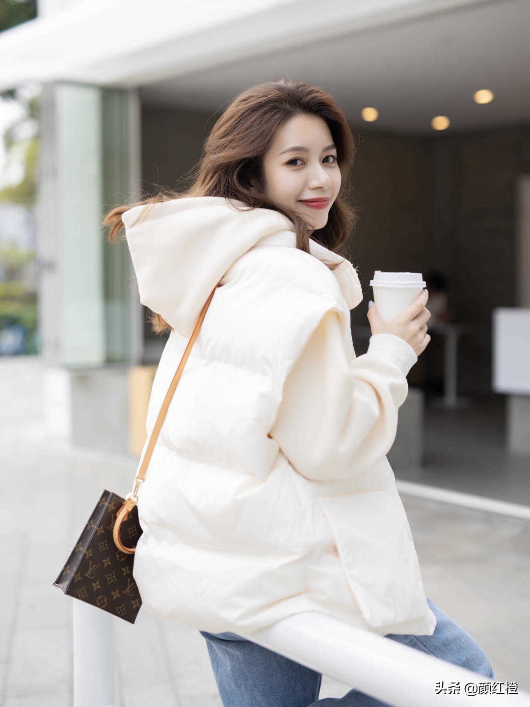 马甲的正确方法简单又好看,马甲的穿法视频教程