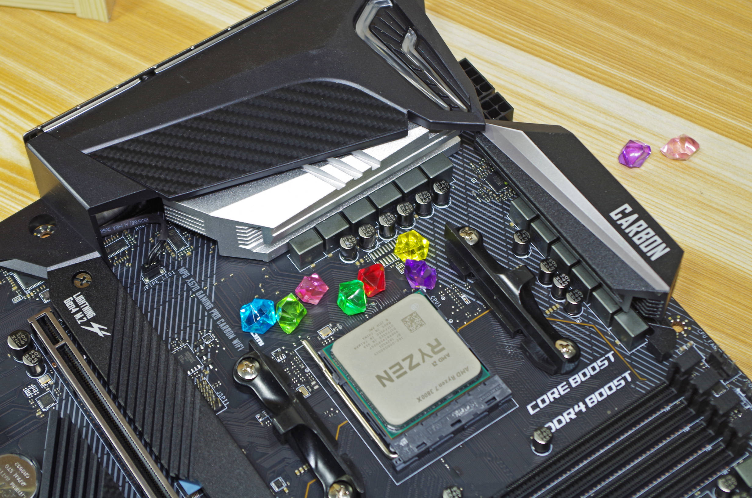 pcie插固态会占用显卡的通道么,pcie延长线对显卡性能测试