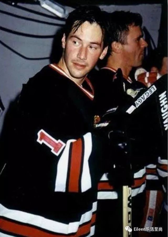 丧女失爱，辟谣无用，绝世美强惨基努·里维斯，放飞多年再遇真爱