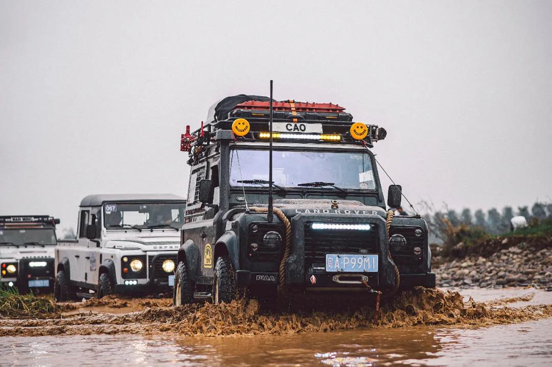 新款卫士的真实越野能力,卫士是不是硬派越野车