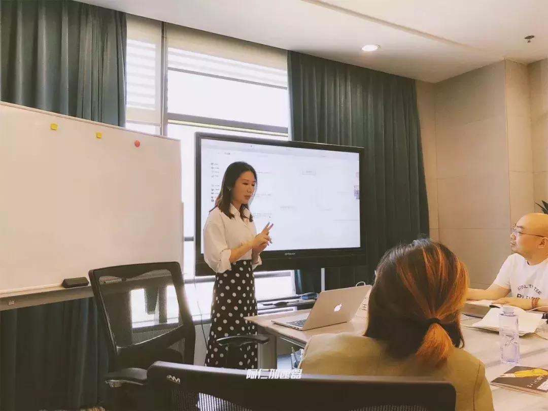 如何在大学一个月赚到1000 (如何在大三赚到人生第一个10万)