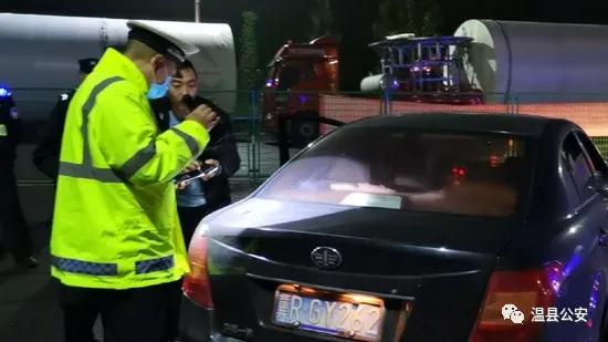 昨夜风雨中，温县路口那一抹“警察蓝”让人无比安全、暖心！