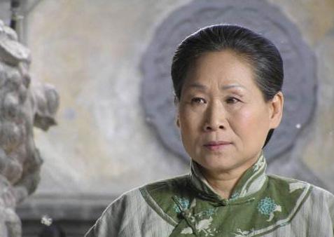 从抑郁症患者到中国第一位“百亿票房女龙套”，苇青经历了什么？