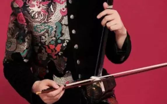 二胡音准的训练方法应该是如何的,二胡空弦音准一按其他音就不好听