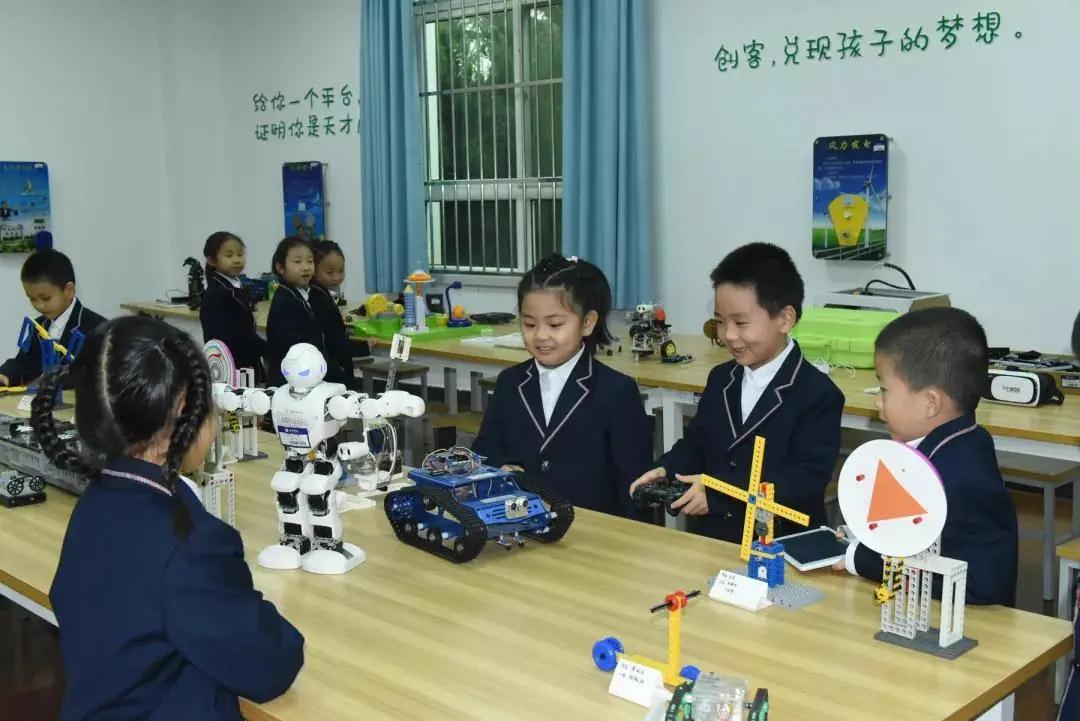 西京小学活动,学校德育为先引领学生成长的活动