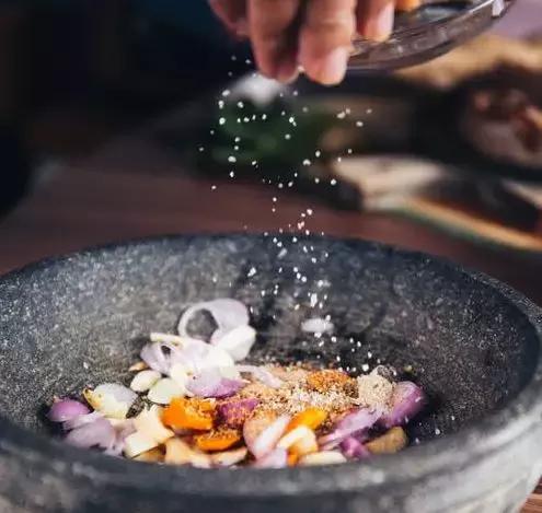 吃糖对孩子危害到底有多大,儿童吃糖的危害到底有多大