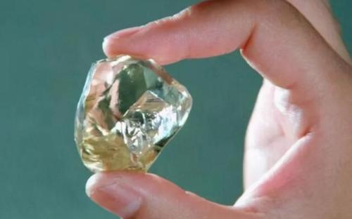 1977年山东姑娘捡到价值10亿钻石,山东姑娘捡到一颗特大钻石