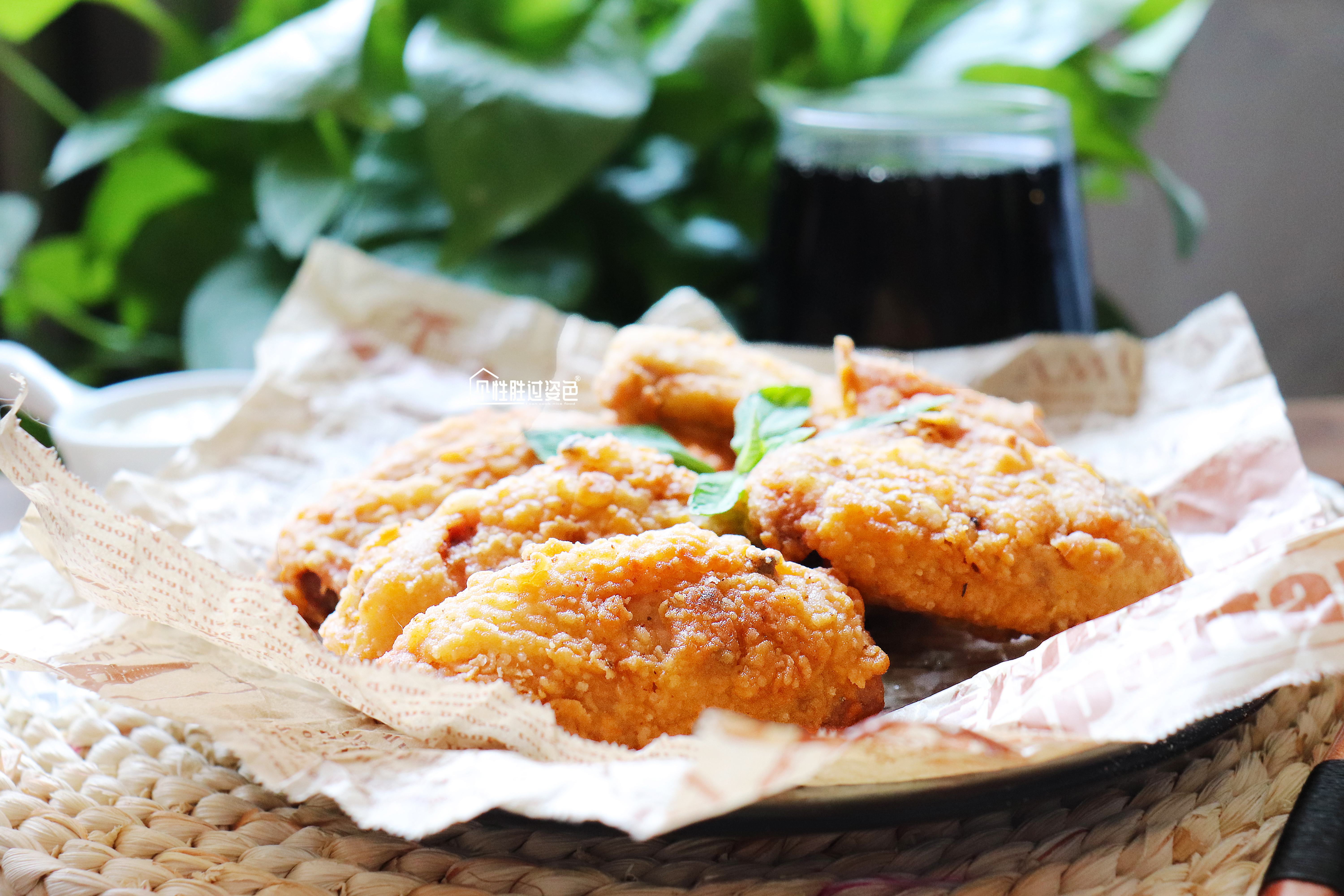 空气炸锅炸鸡翅面粉面包糠,炸鸡翅的家常做法裹面粉面包糠