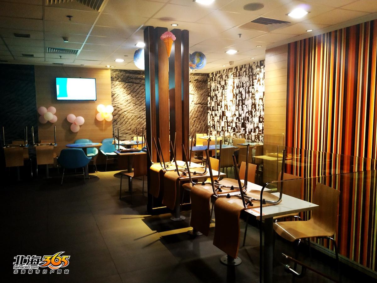 太心酸！深夜我与北海麦当劳“难民”的一次对话