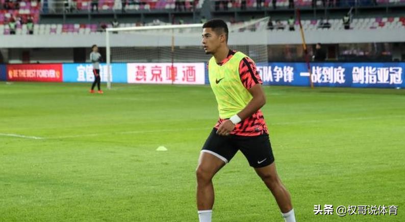 国足归化球员只剩3人出战,国足招募7名归化球员