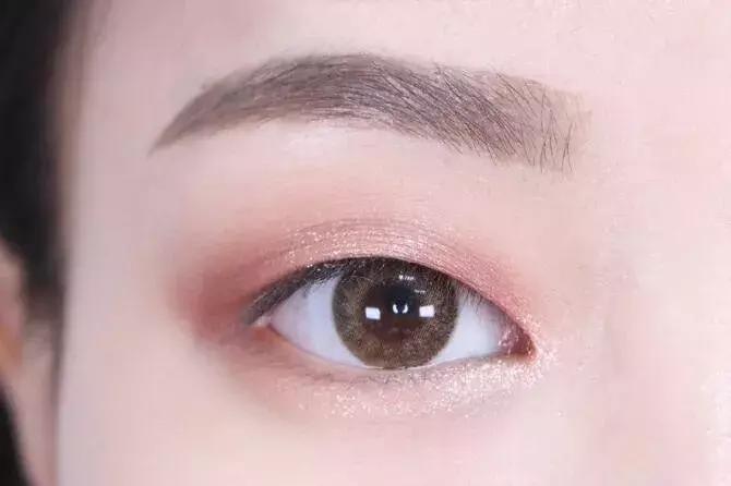 单眼皮肿眼泡如何画汉服妆容,肿眼泡单眼皮桃花妆