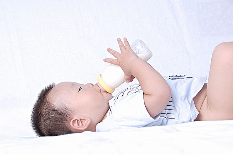 宝宝不喝奶粉有什么办法,宝宝不喝奶粉一招教你搞定可以么