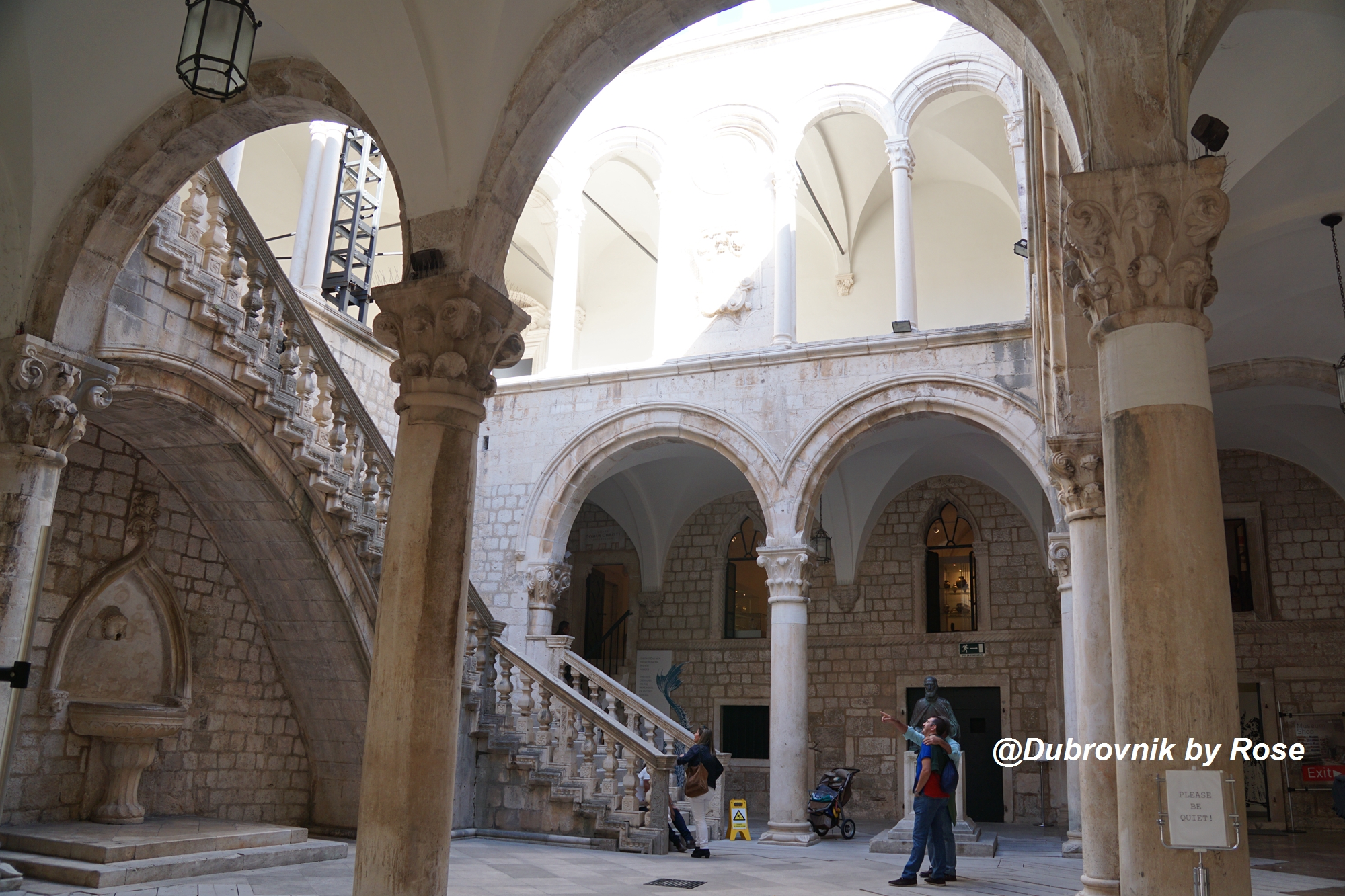 克罗地亚圣托里尼,克罗地亚和圣托里尼