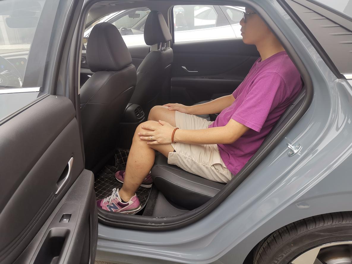 第七代伊兰特倒车影像,第七代伊兰特中控解析图片