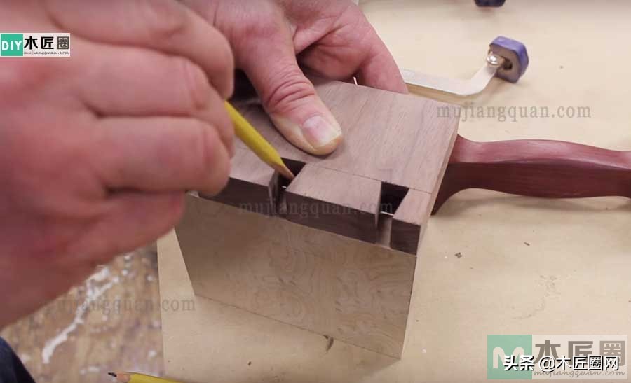 吉他架挂墙怎么做,自制吉他挂壁架尺寸