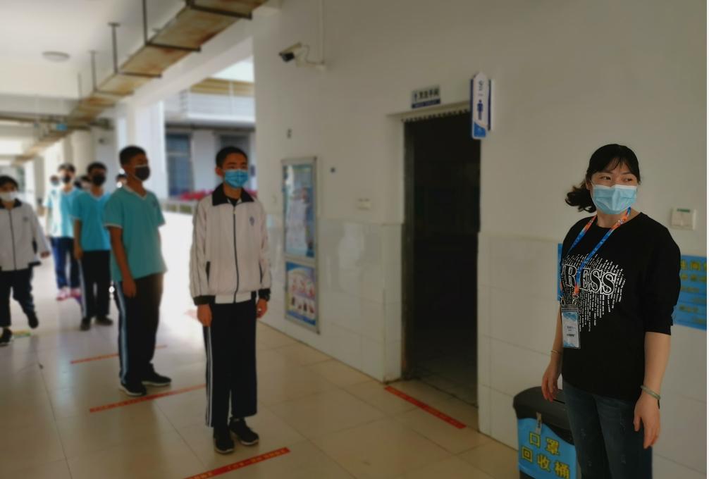 现场直击开学的视频,直击全国多地中小学开学