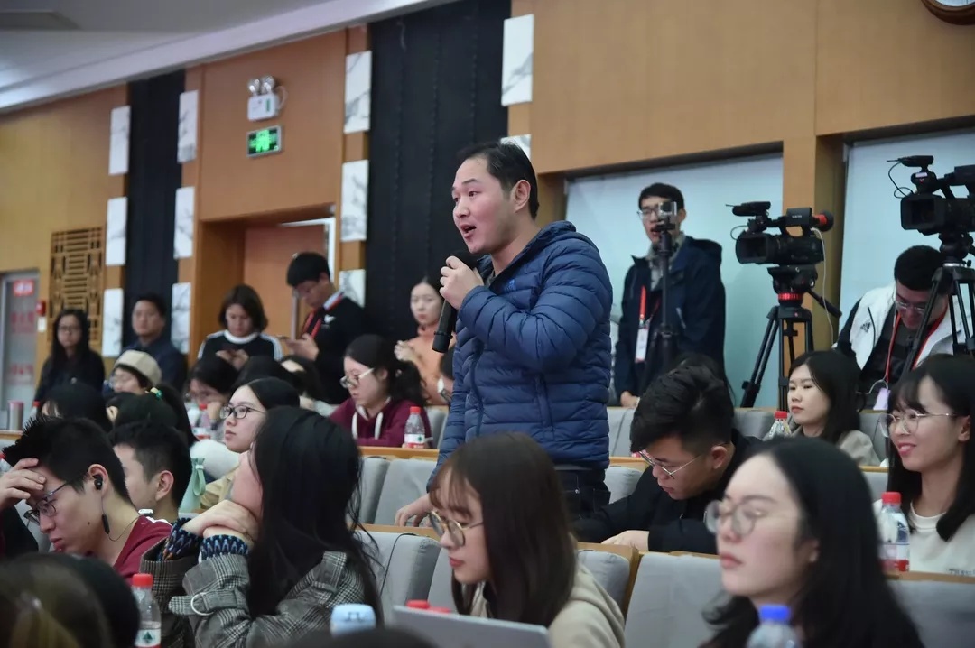 人民大学宣讲会视频,人民大学抢话筒视频