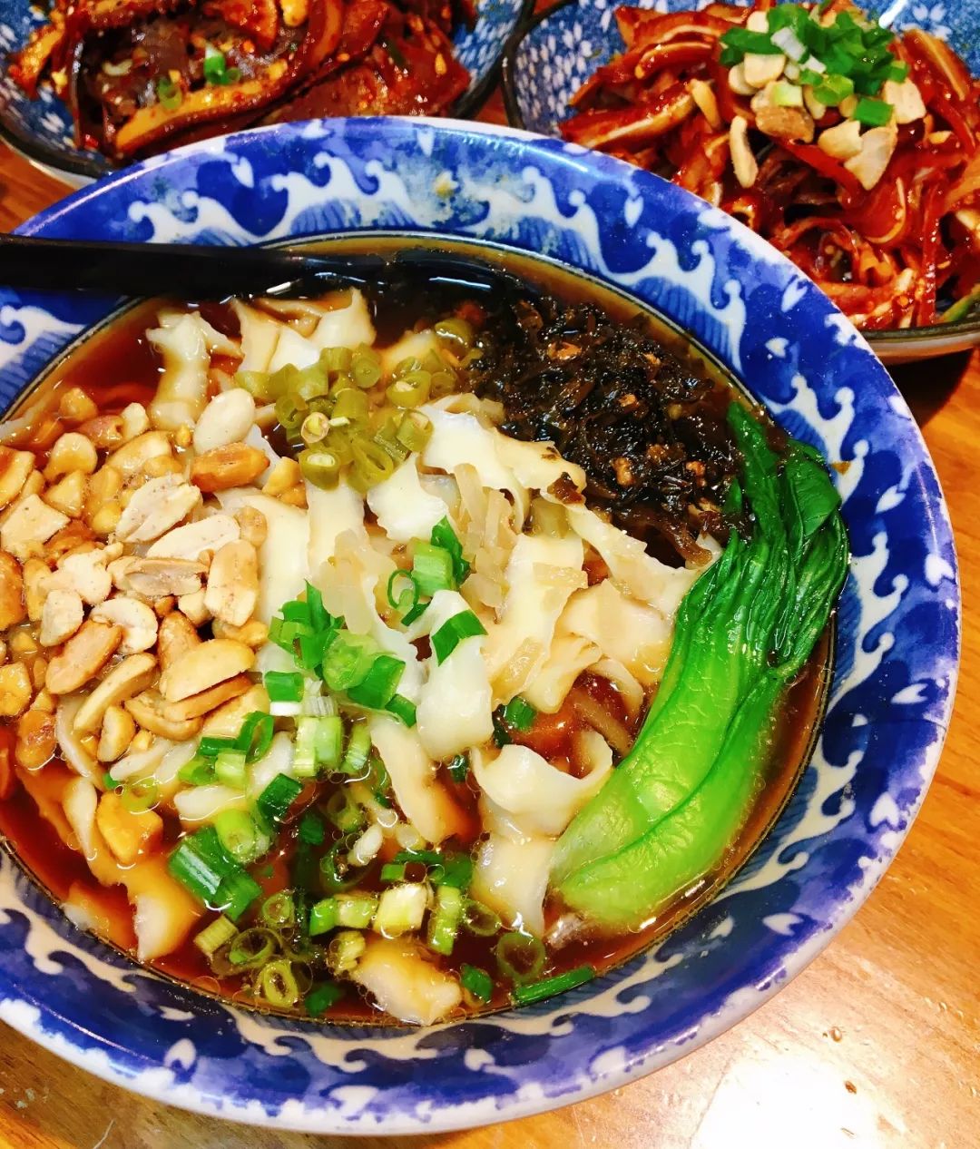 一碗小面一把青菜,一碗小面二个小菜