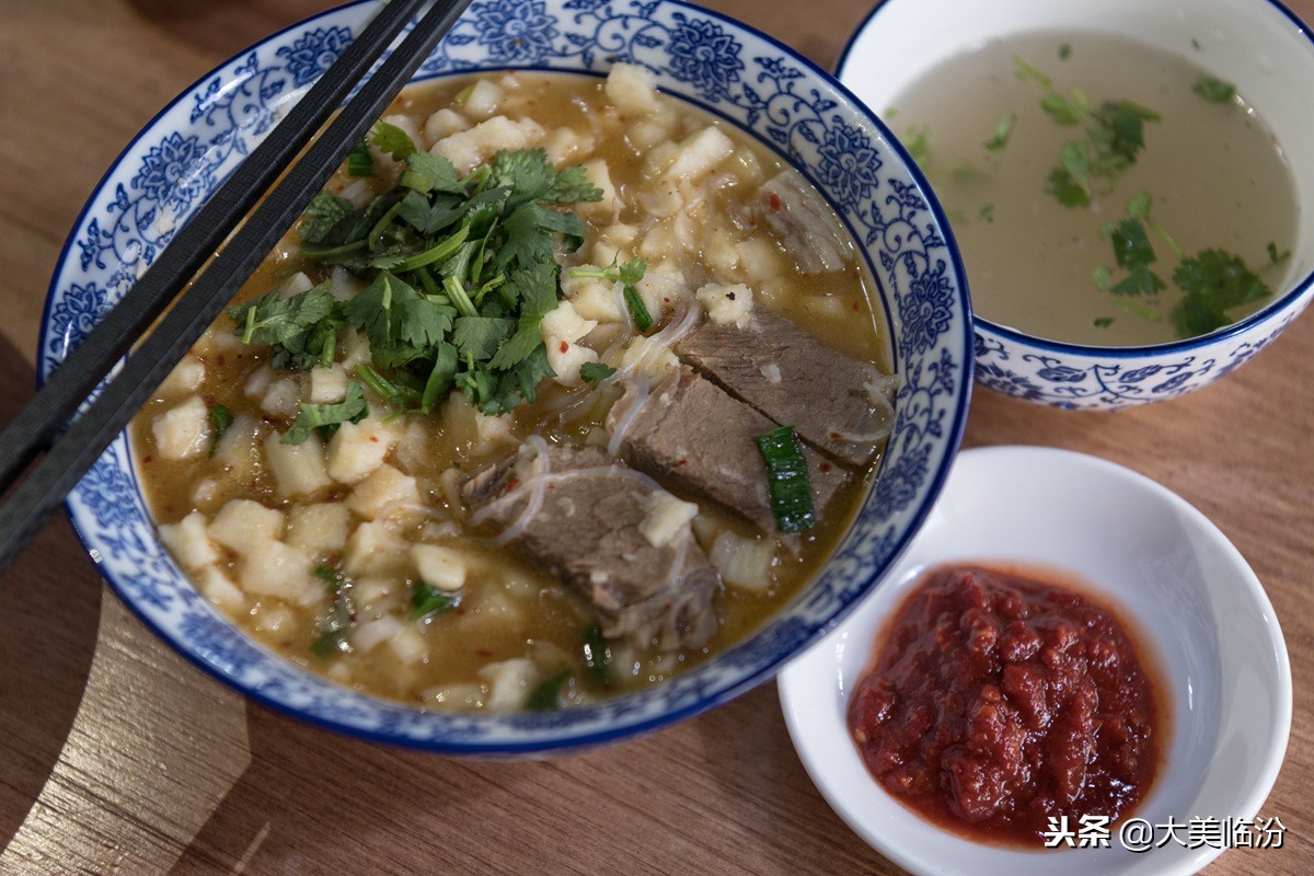 临汾鼓楼美食羊肉泡馍,临汾伊楼牛羊肉泡馍