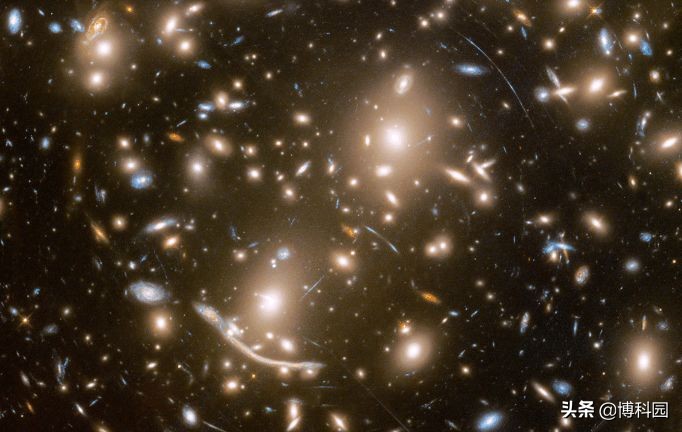 2万五千光年之外的球状星团,宇宙银河系发现球状星团