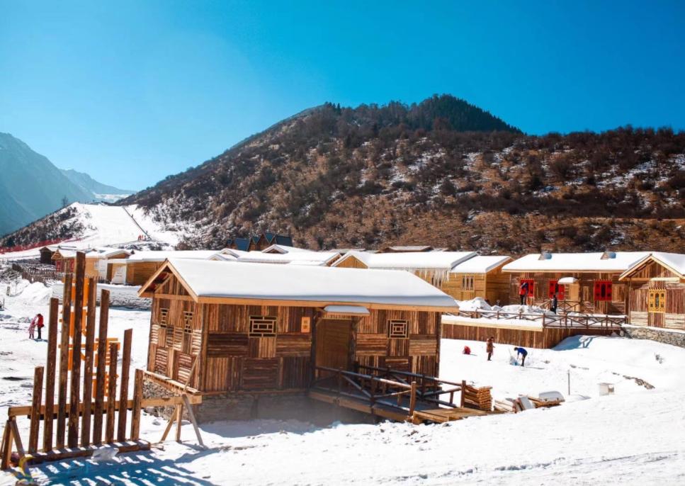 川西泡温泉看雪景,川西12月份最佳雪景泡温泉的地方