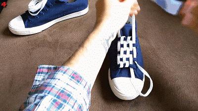 权志龙小雏菊反系鞋带绑法教学,权志龙反着系鞋带